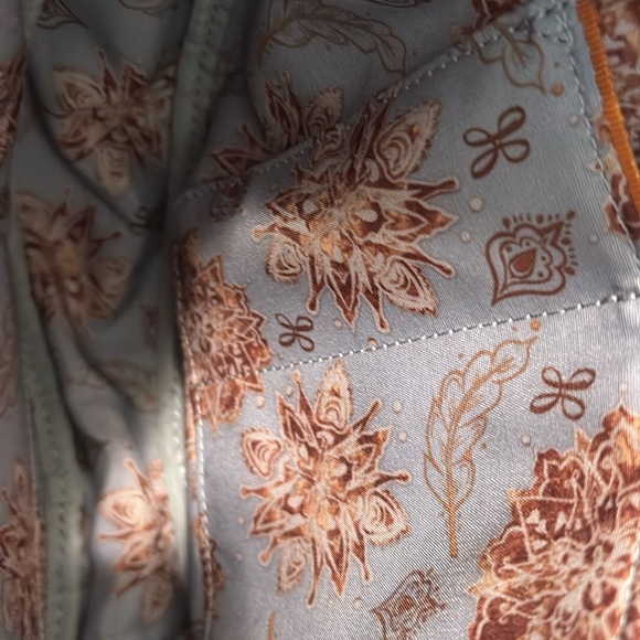 HOBO Brand Round Honey Color, handbag. - Picture 6 of 7